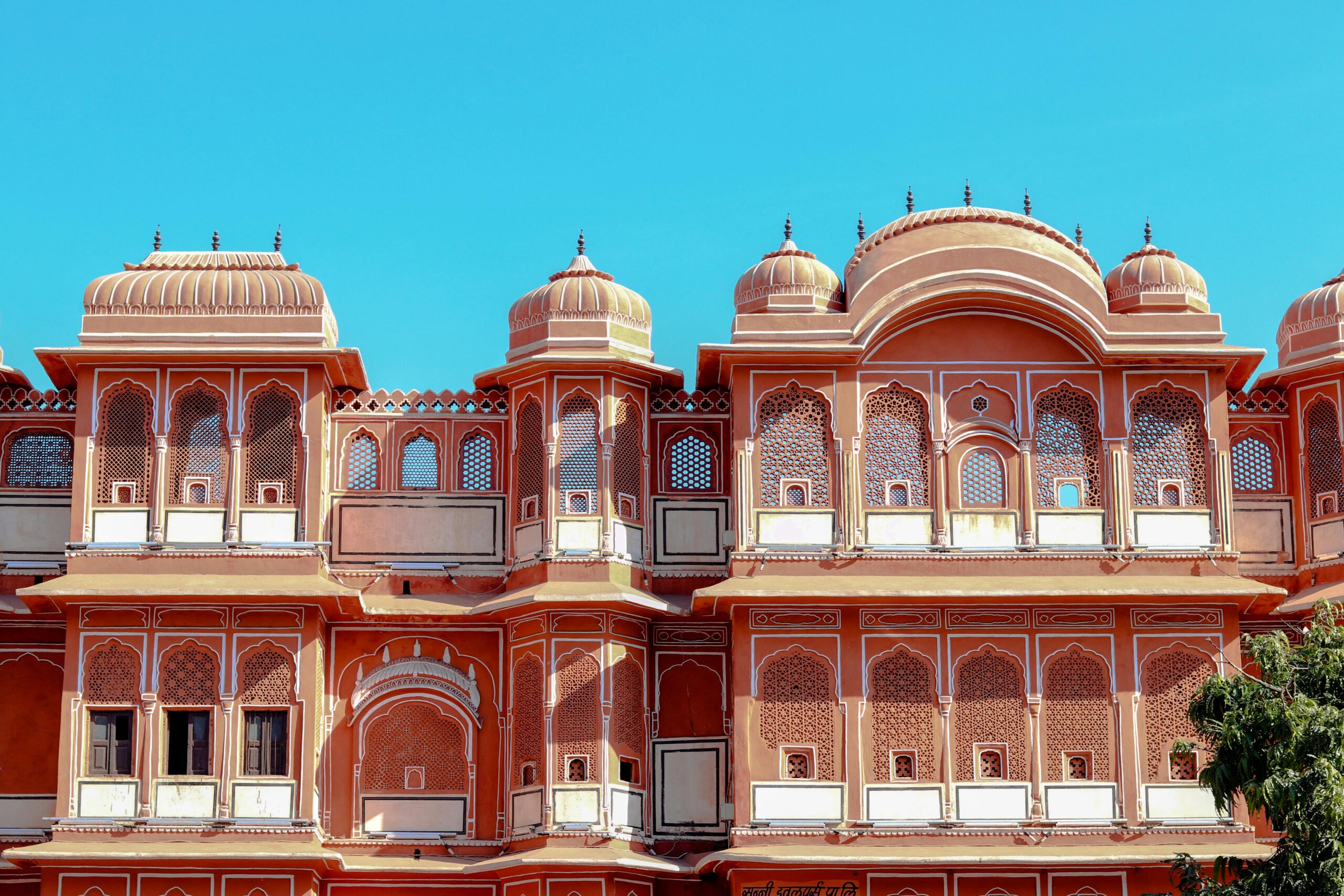 5 Must-Visit Places in Rajasthan – A Traveler’s Guide